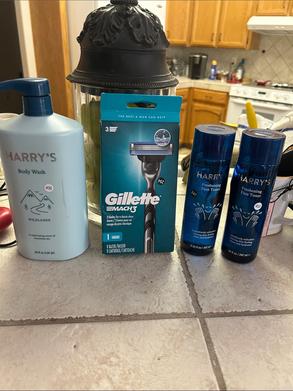Men Grooming Set with Blue Body Wash and Face Toner